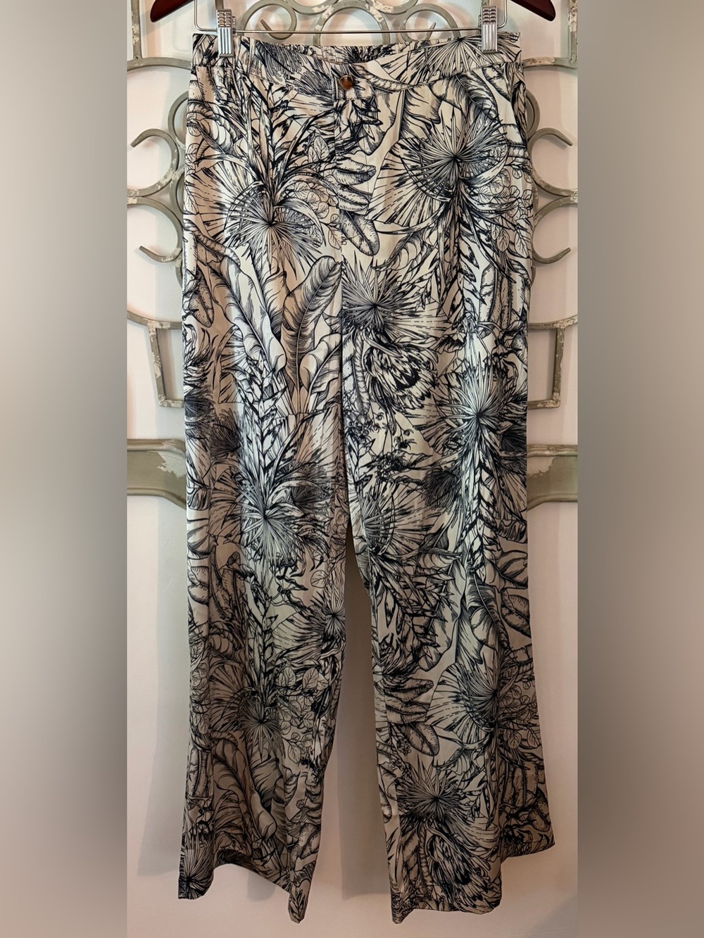 [NWT] Beulah Style Tropical Wide Leg Pants Size Medium